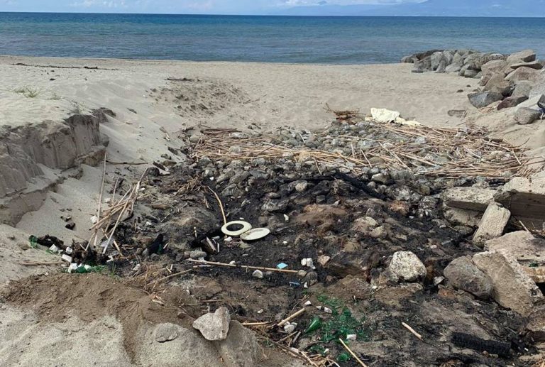 Pulizia spiagge e torrenti, Trainiti ignorata: «Qui rischiamo nuovi disastri»