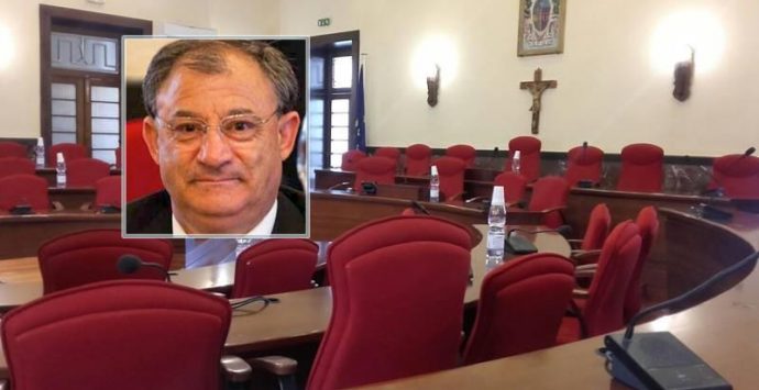 Comune di Vibo, Alfredo Lo Bianco rinuncia alla reintegra e invita il sindaco a dimettersi