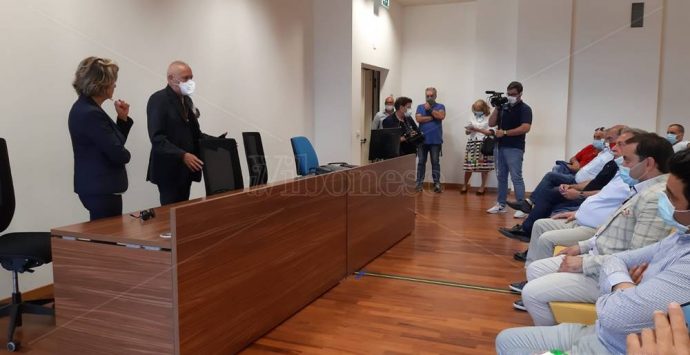 Rifiuti, la protesta dei sindaci vibonesi: «Non possiamo permetterci un’emergenza»