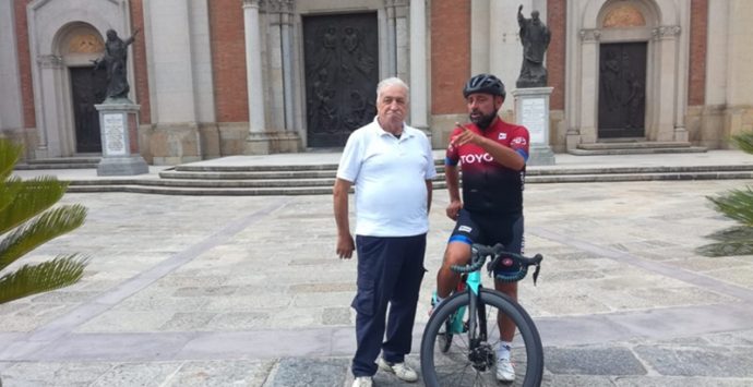 Giro d’Italia: a Mileto irrompe il ciclista pluridecorato Paolo Bettini