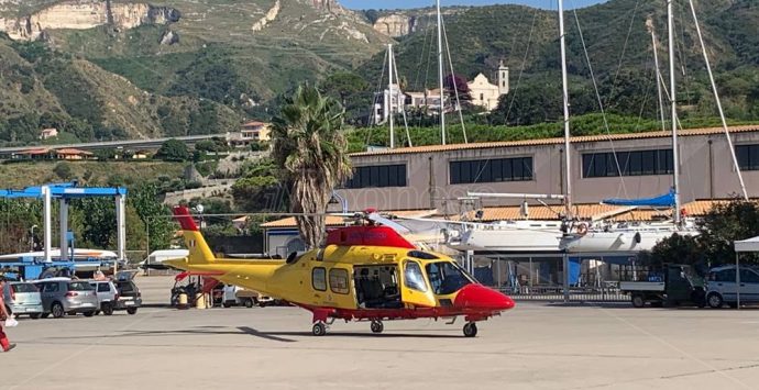 Tragedia alla Baia di Riaci, 52enne perde la vita in mare – Video