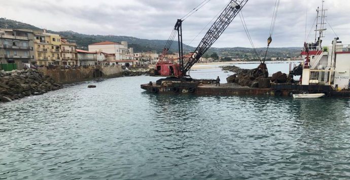 Vibo Marina, riprendono i lavori di sistemazione di piazza Capannina – Foto