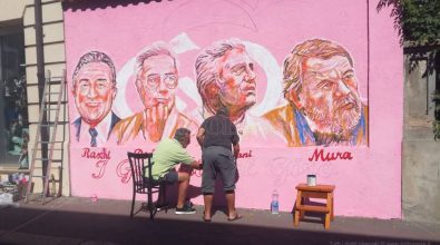 Mileto, un murale di La Gamba celebra quattro uomini-simbolo del Giro d’Italia