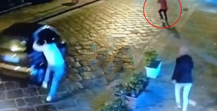 Rapina ai danni di una donna a Vibo Marina, due arresti – Video