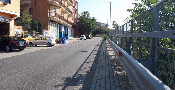 Via Boccioni, se i cittadini si sostituiscono al Comune di Vibo