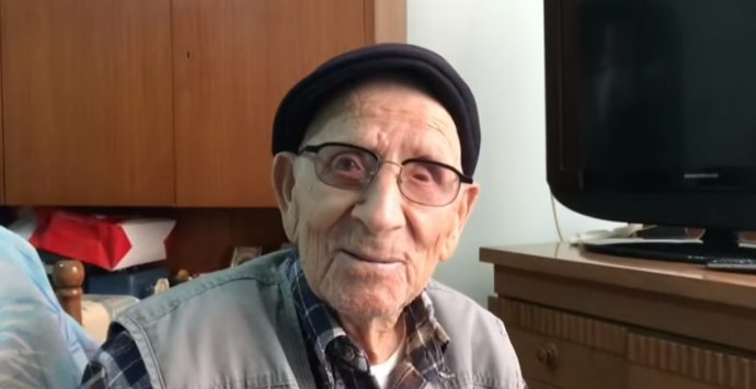 Vincenzo Nardi festeggia 108 anni, è di Simbario l’uomo più longevo della Calabria – Video