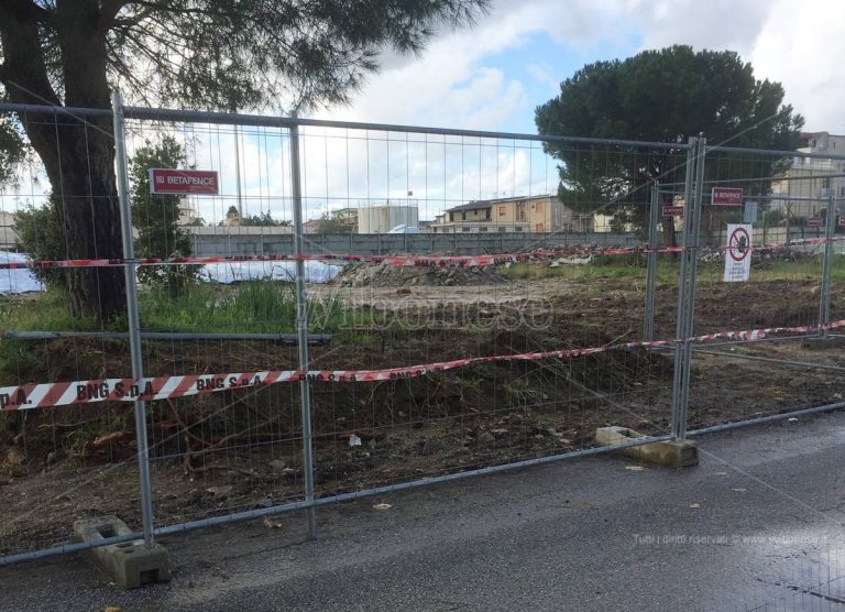 Parco o parcheggio? Il pasticcio dell’area contesa nel quartiere Pennello