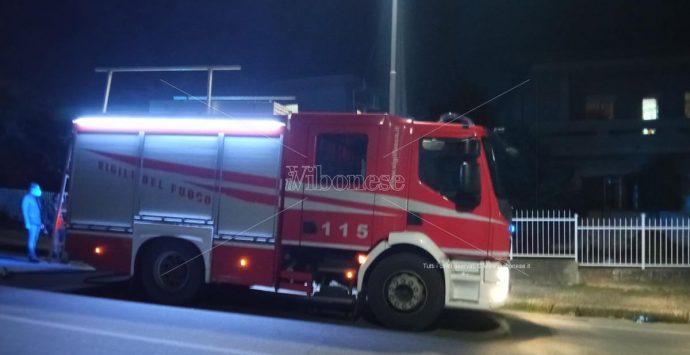 Vigili del fuoco evitano incendio del tetto in un’abitazione di Paravati