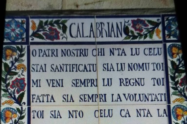 A Gerusalemme la preghiera del Padre nostro in calabrese