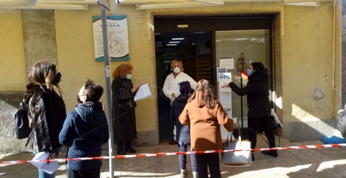 Rientro a scuola a Vibo, i “genitori responsabili”: «Lo screening non è risolutivo»