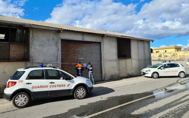 Vibo Marina, sequestrato capannone abusivo con tetto in eternit