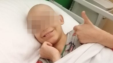 Una speranza per Matteo, la raccolta fondi per il bimbo di Vibo reso cieco da un tumore – Video