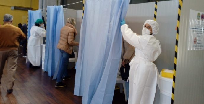 AstraZeneca, Longo: «In Calabria riprendono le vaccinazioni»