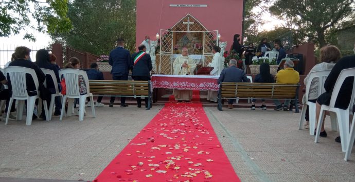 Mileto, inaugurata dal vescovo la cappella della Madonna della Guardia