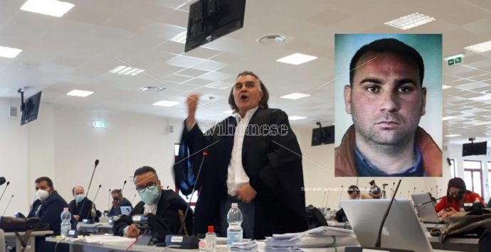 Confronto infuocato tra Staiano e Mantella sul caso Chindamo. Poi l’ex boss gli augura «buona estate». L’avvocato: «Ennesima minaccia»