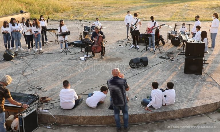 La musica contro l’abbandono scolastico: il progetto tra Vibo Marina e Ricadi – Video