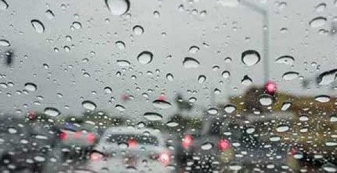 Ondata di maltempo colpisce la Calabria: piogge forti e temporali oggi e domani