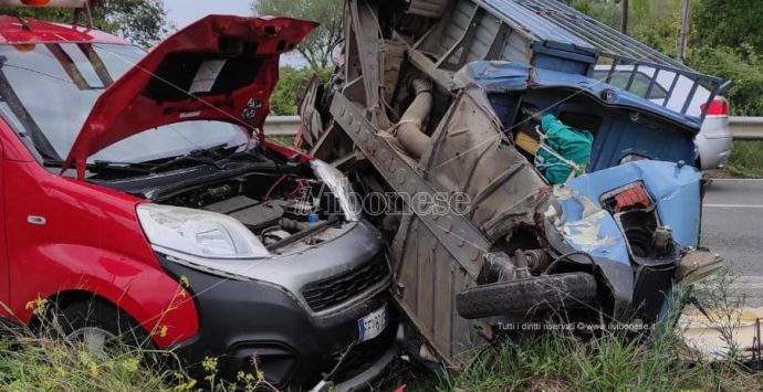 Incidente stradale alle porte di Ionadi, due i feriti