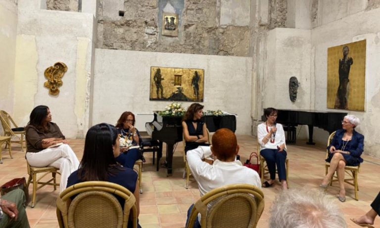 Donne che fanno la differenza, a Tropea la presentazione del libro di Lella Golfo -Video