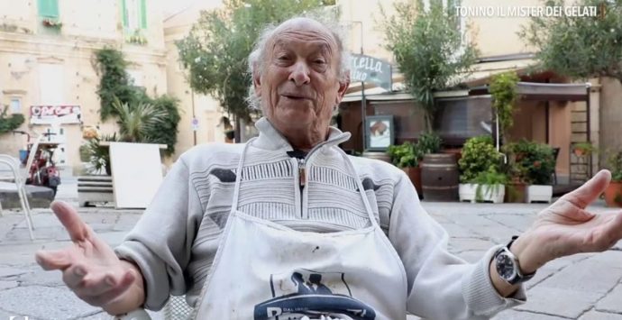 Gelati alla cipolla, al nero e alla nduja: il maestro Tonino La Torre a LaC Storie