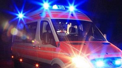 Bologna, moto finisce contro un’auto in sosta: muore 25enne calabrese