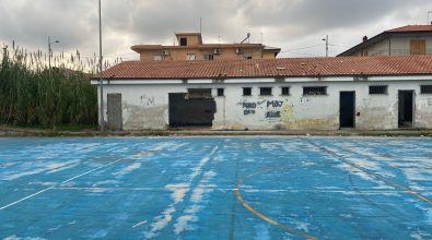 Campetto a San Costantino di Briatico nel degrado, don Leccese: «In passato richieste inascoltate»