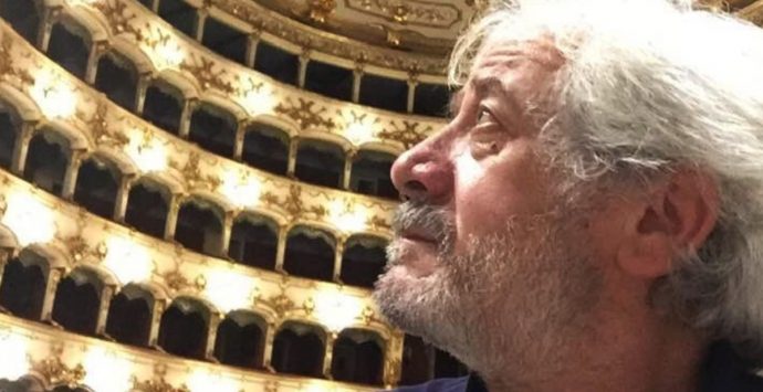 Dalla scuola d’arte di Vibo a direttore di scena nei teatri, la storia di Ivan De Paola