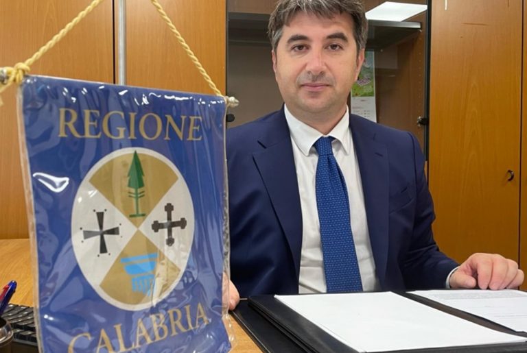 Autonomia differenziata, Lo Schiavo: «Riforma che condanna la Calabria. Occhiuto non nasconda responsabilità di Fi»