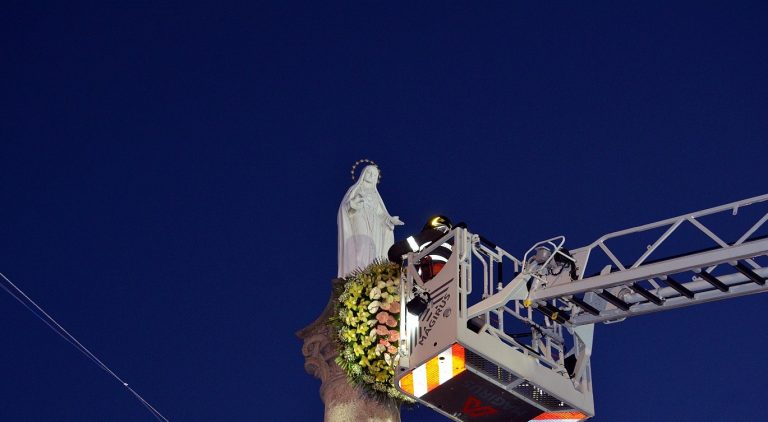 Mileto, nel giorno dell’Immacolata l’omaggio dei vigili del fuoco alla Madonna