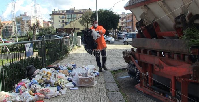 Vibo, nei rifiuti indizi sull’identità dei “lordazzi”, individuati e multati – Video