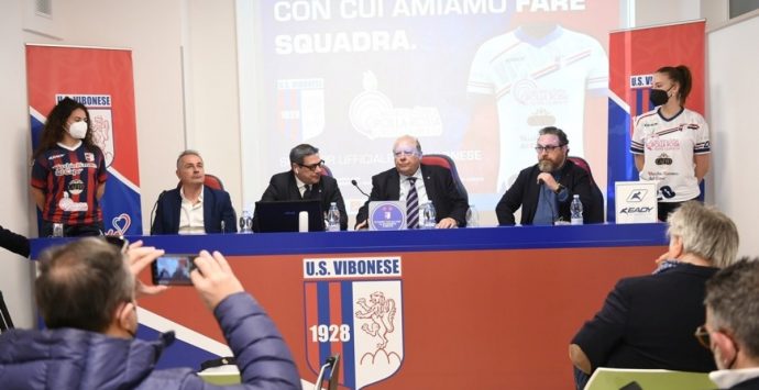 La cipolla rossa di Tropea sulla nuova maglia della Vibonese Calcio