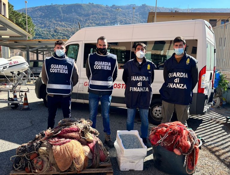 Pescatori catturano novellame: interviene la Guardia Costiera di Vibo Marina