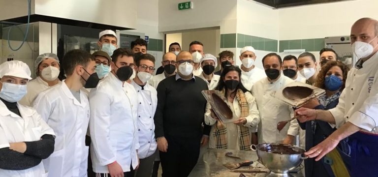 Il “Gagliardi” di Vibo e la migliore tradizione dolciaria di Pasqua – Foto