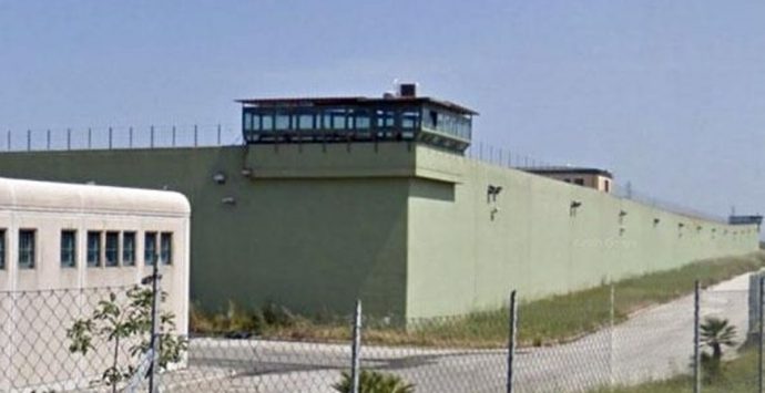 Vibo, a rischio chiusura classi dell’Istituto “Galilei” al penitenziario: proteste
