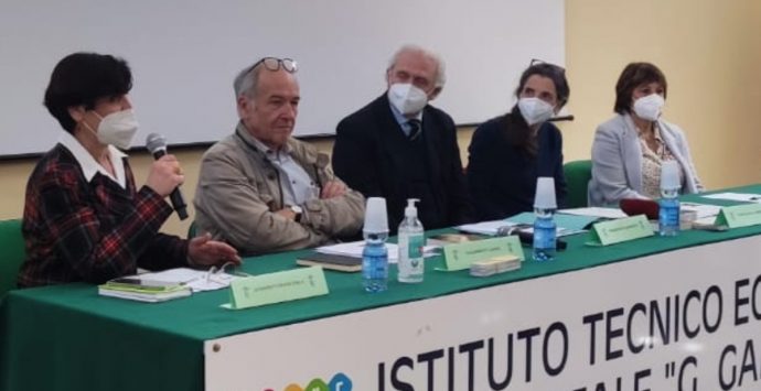 Vibo: al “Galilei” incontro con gli scrittori Sabrina Caregnato e Dario Galimberti