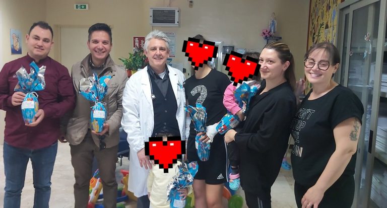 Pediatria di Vibo, la Pro loco dona uova pasquali ai piccoli pazienti – Foto