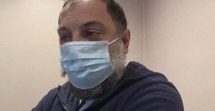 Vibo, il medico aggredito in ospedale: «Stanchi e umiliati, impossibile lavorare così» – Video