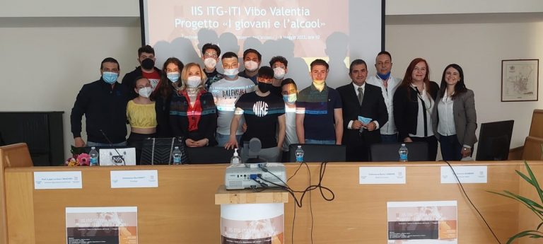 Vibo, all’Itg-Iti l’ultimo convegno del progetto “I giovani e l’alcool”