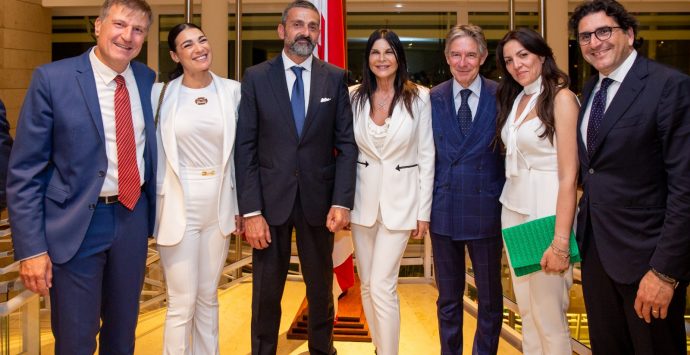 Tropea in Costa Azzurra e nel Principato di Monaco grazie al “Progetto 10 Comuni”