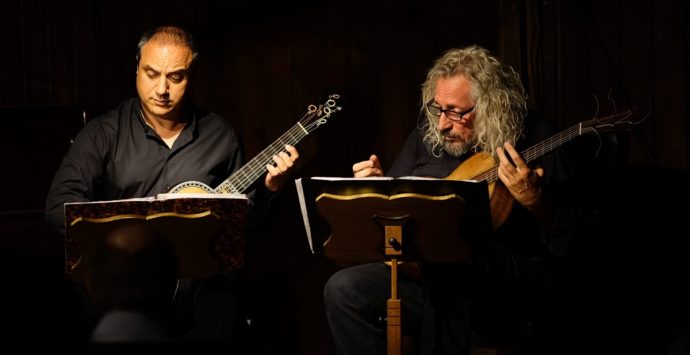 Guitaromanie, a Nicotera rivive la musica del primo Ottocento con  The Early Guitar Duo