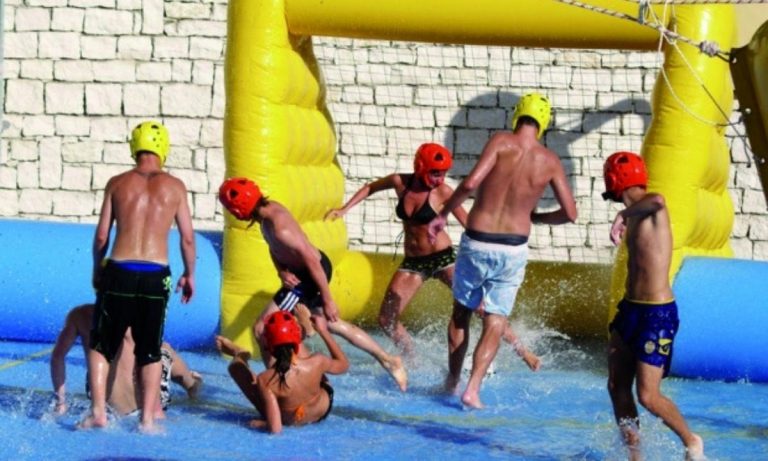 San Costantino Calabro, buona la prima per il torneo di Calcio saponato