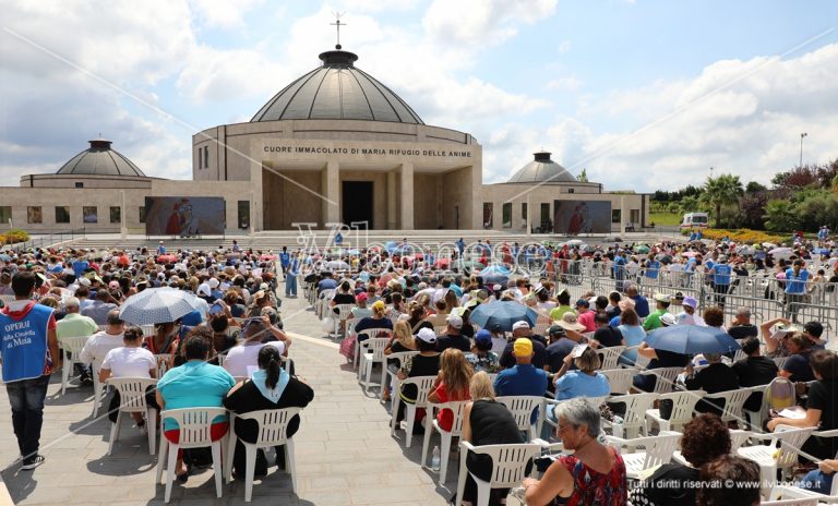 È il giorno di Natuzza, oggi avrebbe compiuto 100 anni e la sua chiesa diventa Santuario: attesi migliaia di fedeli da tutto il mondo -Video