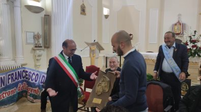 Mileto, nella frazione San Giovanni la consegna dell’effige di San Francesco di Paola