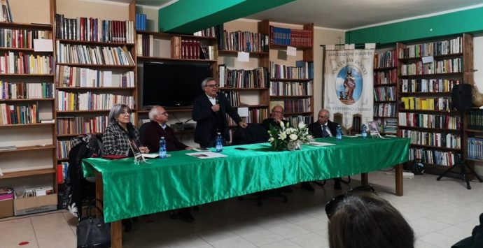 San Costantino Calabro, emozioni alla presentazione del libro “Il buio dell’anima”