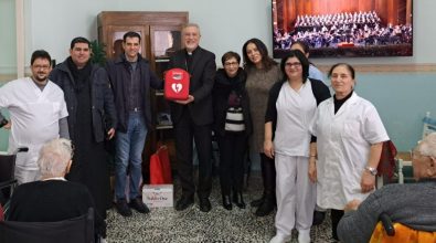 Mileto, donato un defibrillatore agli anziani di Casa Serena