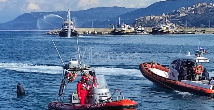 A Vibo Marina Guardia costiera e vigili del fuoco uniti per celebrare Santa Barbara