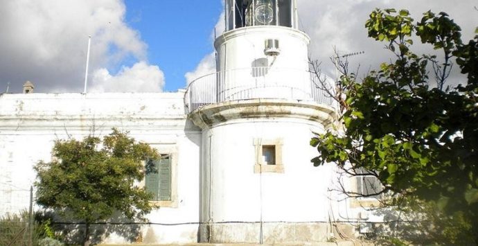 Il Faro di Capo Vaticano da sempre guida e sentinella e scorcio di suggestiva bellezza