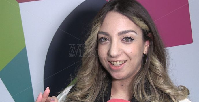 Valentina Crudo la vocalist vibonese in corsa per il “Dance Music Awards” – Video