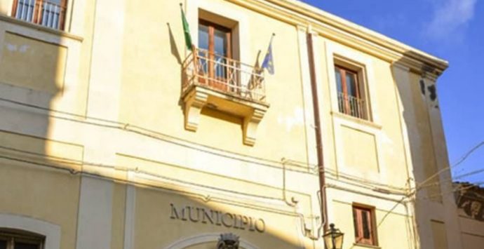 Tropea, la relazione del prefetto sul Comune: «Vantaggi a soggetti collegati con i sodalizi criminali»