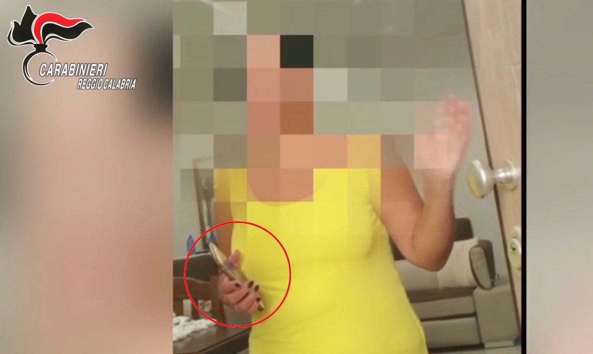 Falsa Cieca Per Anni Denunciata Una Enne Nel Reggino Video